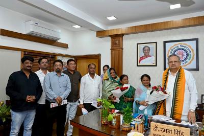 डोंगरगढ़ के खिलाड़ियों को मिले आधुनिक खेल सुविधाएं, विधानसभा अध्यक्ष डॉ. रमन सिंह से मिला प्रतिनिधिमंडल।