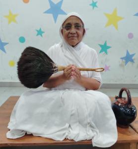 अकम्प मति माताजी एवं अचल मति माताजी ससंघ जैन मंदिर क्रांतिनगर, बिलासपुर में विराजमान।