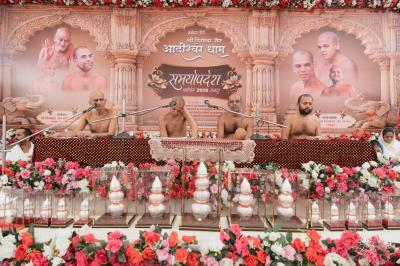 दिगंबर जैन बड़ा मंदिर में मुनि श्री आगम सागर महाराज ससंघ की कलश स्थापना में जबरदस्त उत्साह; भक्ति में सराबोर नवोदय तीर्थ आदिश्वर धाम में उमड़ा दिगंबर जैन समाज