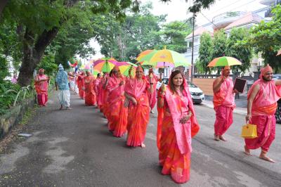 त्रिदिवसीय श्री पार्श्वनाथ स्वामी के मोक्ष कल्याणक पर्व एवं मुनि दीक्षा महामहोत्सव के अंतिम दिन भव्य शोभायात्रा में उमड़ा जैन समाज, श्री कल्याण मंदिर स्तोत्र विधान में समर्पित किए गए अष्ट द्रव्य के अर्घ्य।