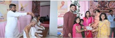 गाजे-बाजे के साथ गुरु भगवंतों का नवकार नगर में प्रवेश, ‘अहो जिन शासनम्’ में खरतरगच्छ के इतिहास पर प्रकाश।